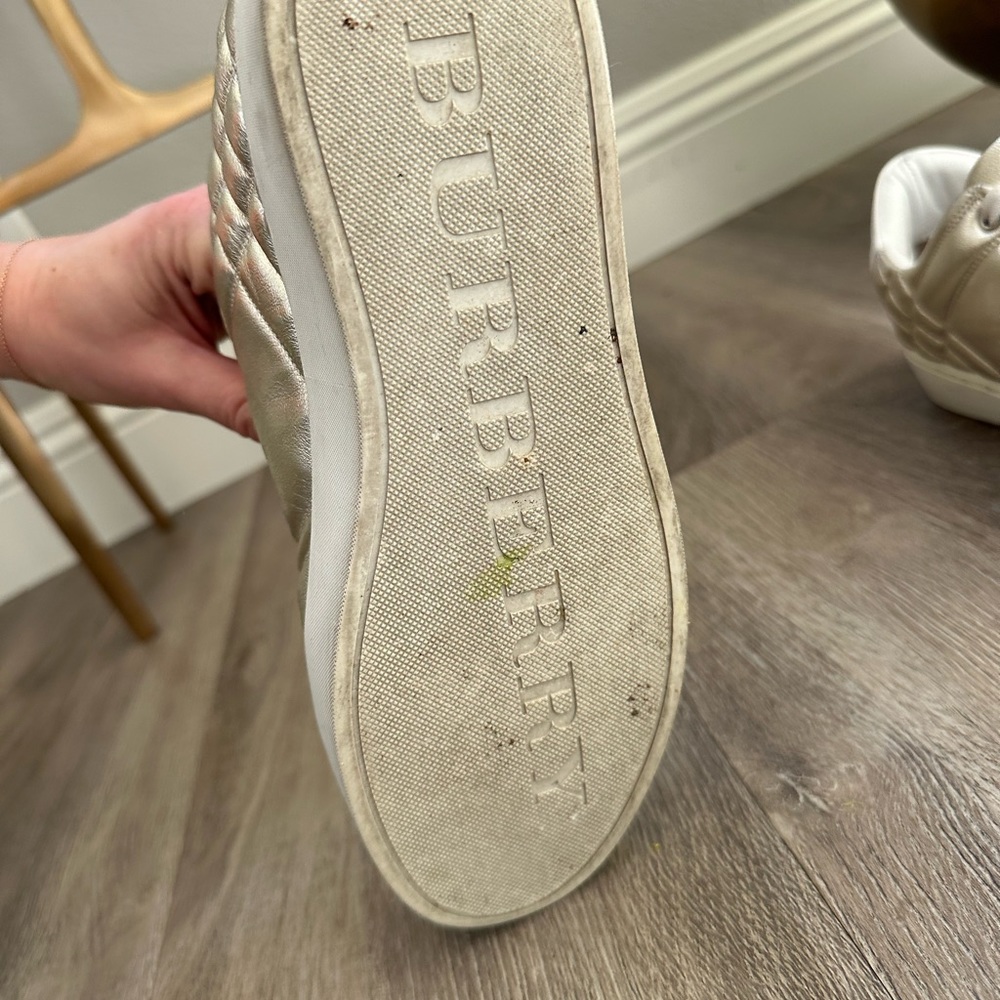 Burberry Westford Quilted Metallic Leather Low Top Sneaker Gold Sz 38 EU - Picture 6 of 6